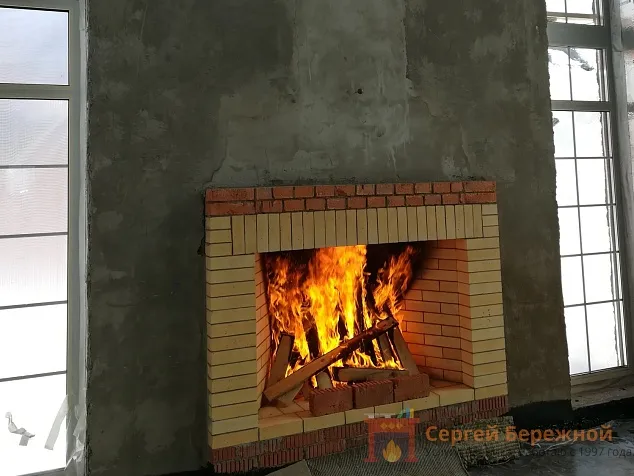 Фото Камин кирпичный пристенный №5